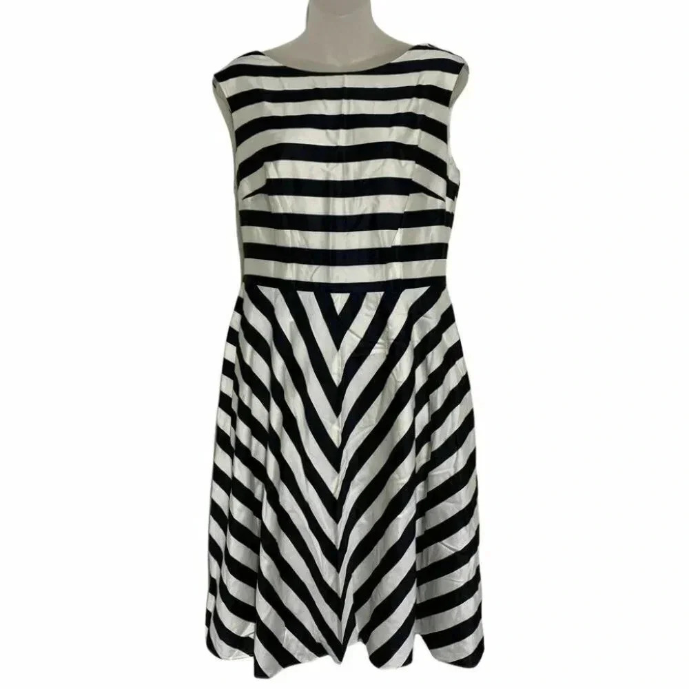 Boden 8R Mara Swishy black & white color‎ blocked sleeveless Fit n Flare dress